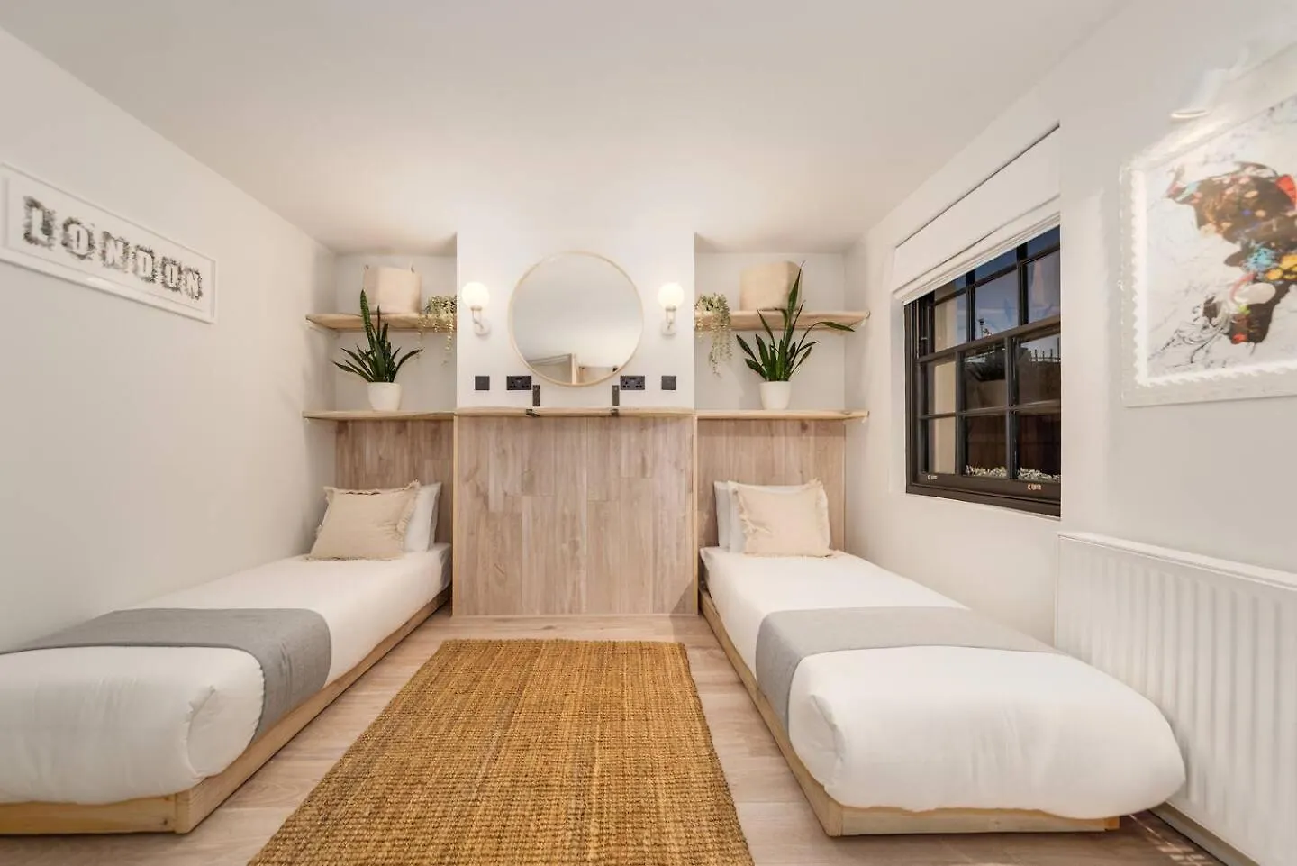 Little Beach House Brighton - Swanky Scandi Style 펜션