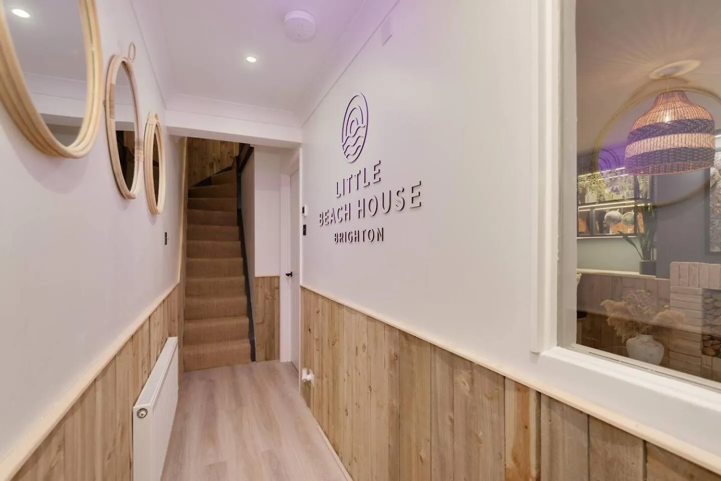펜션 Little Beach House Brighton - Swanky Scandi Style