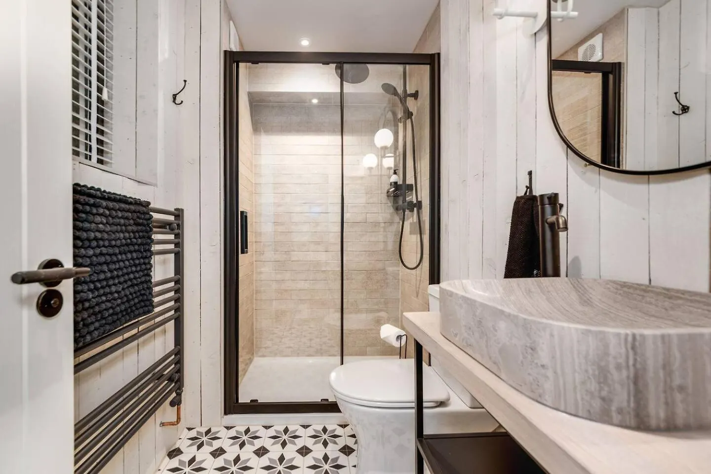펜션 Little Beach House Brighton - Swanky Scandi Style