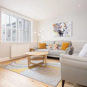  Holiday home Sillwood Mews - With Free Parking
