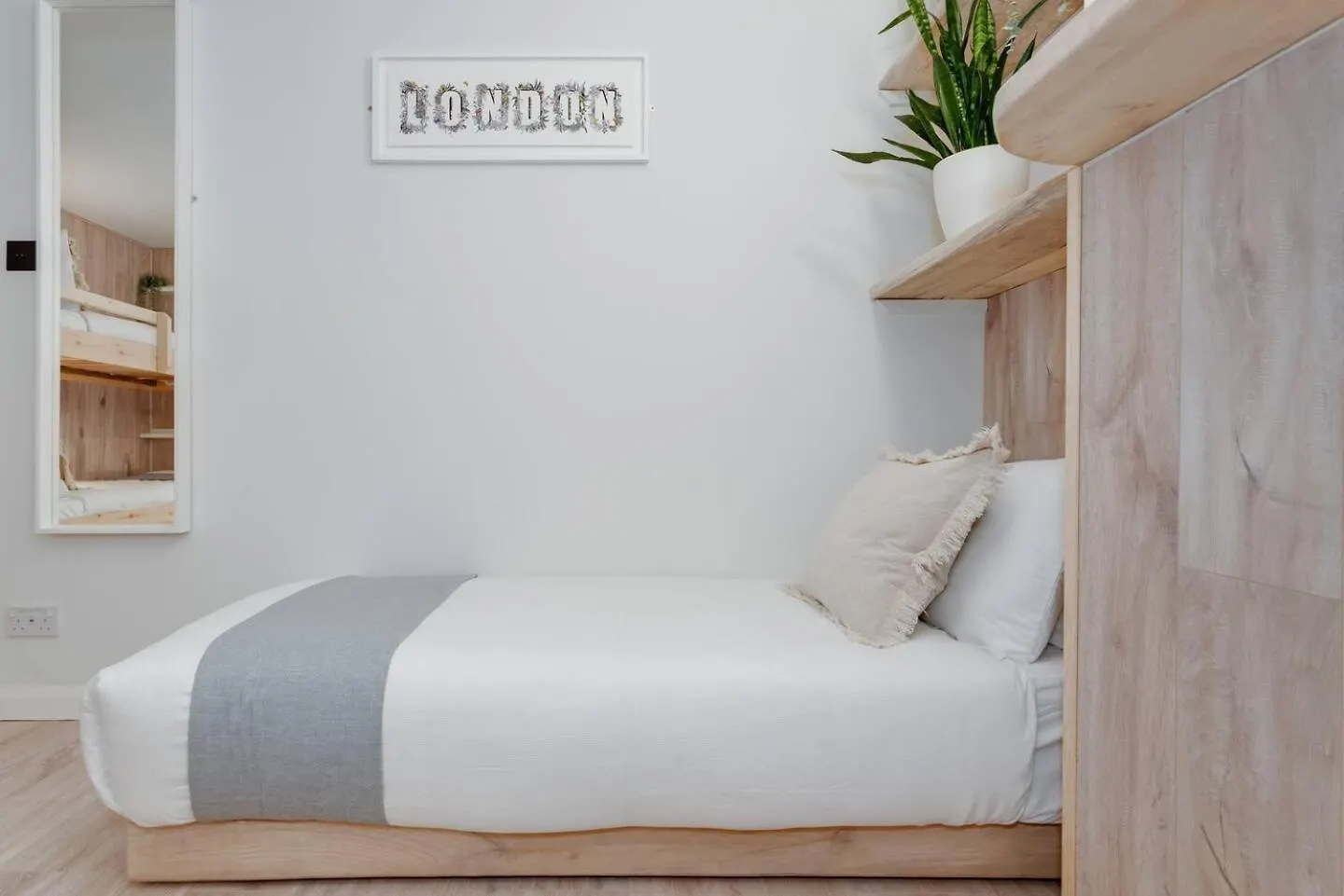 Little Beach House Brighton - Swanky Scandi Style